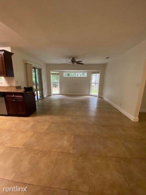 18914 50th St N - Photo 3 of 16