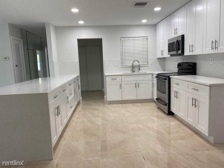 1831 East Ct - Photo 3 of 14