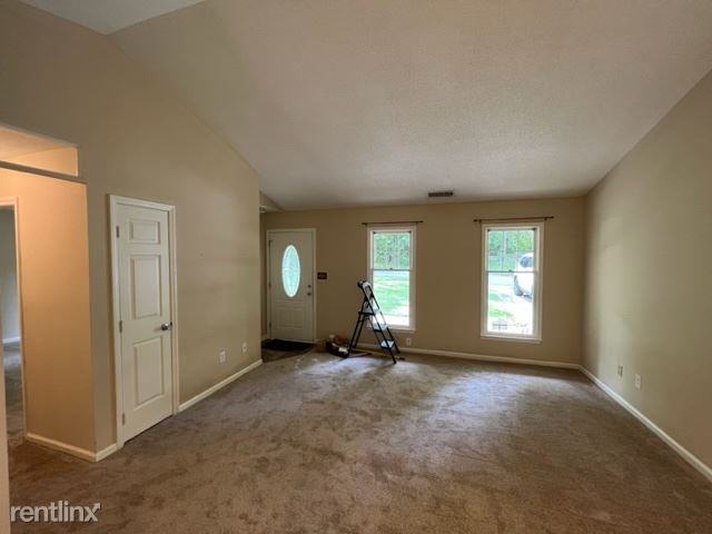 2716 Vestal St - Photo 2 of 20