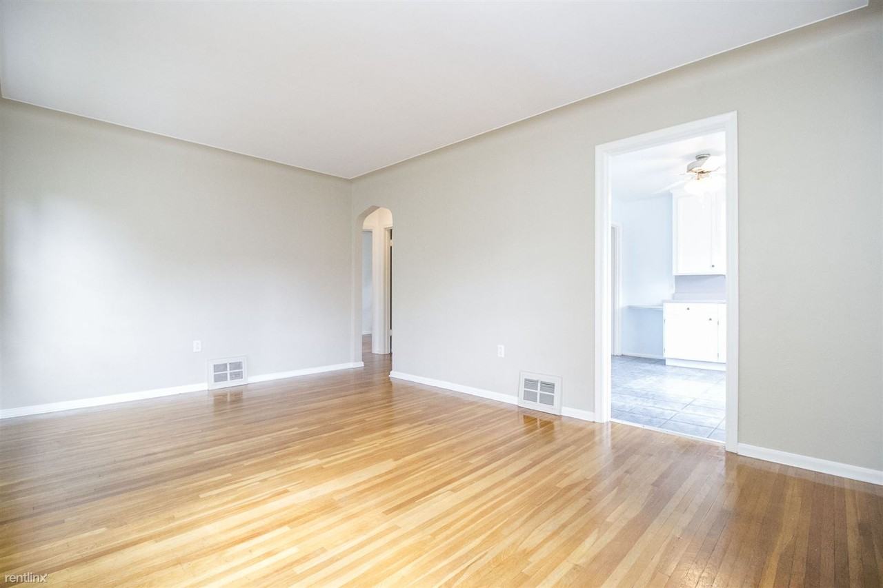 742 Kipling Dr - Photo 3 of 10