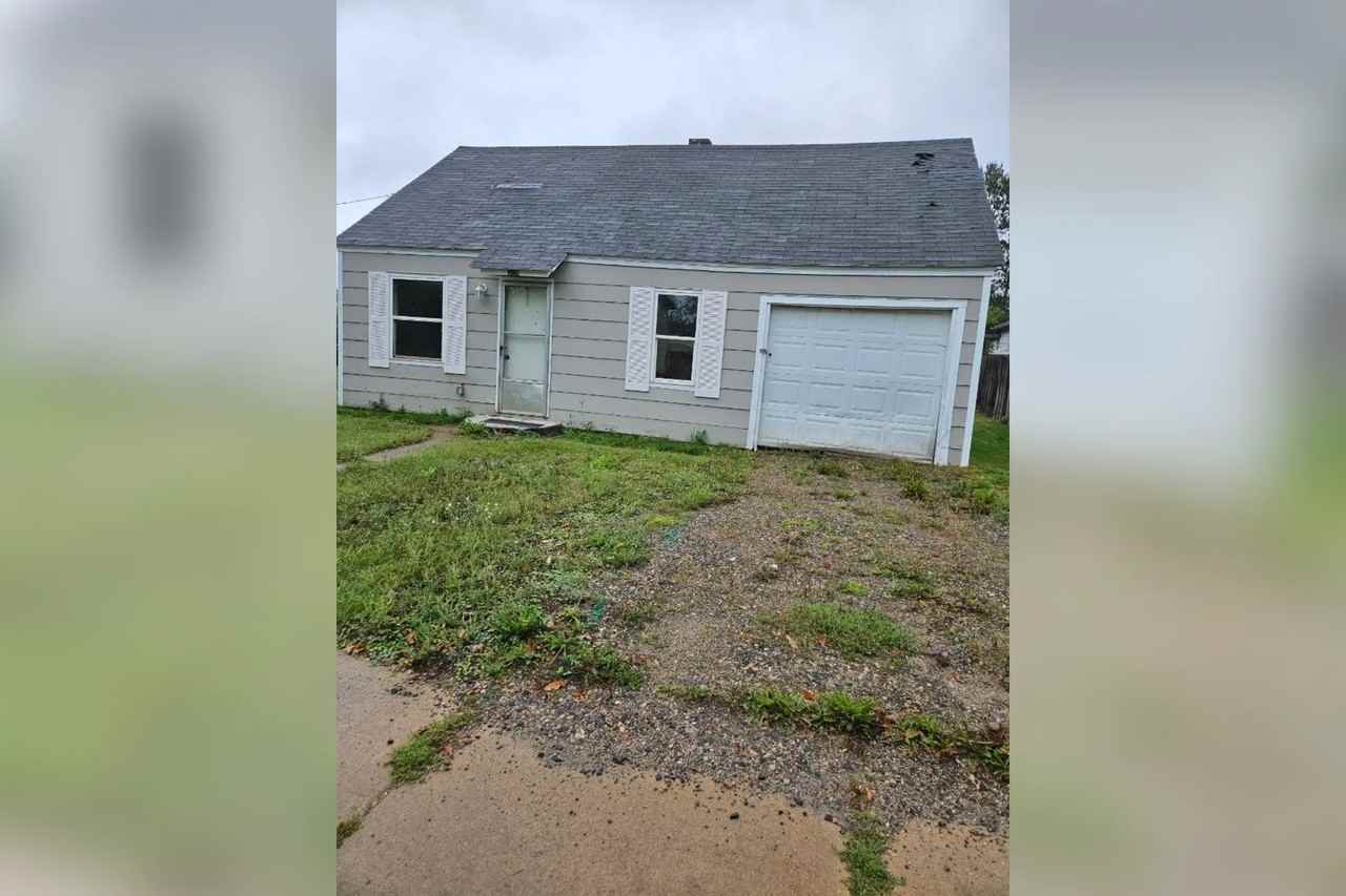 309 S 1st St - Photo 3 of 6