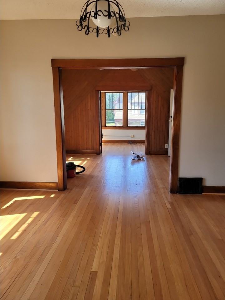 211 Elgin Road S Channing St #2 - Photo 5 of 9