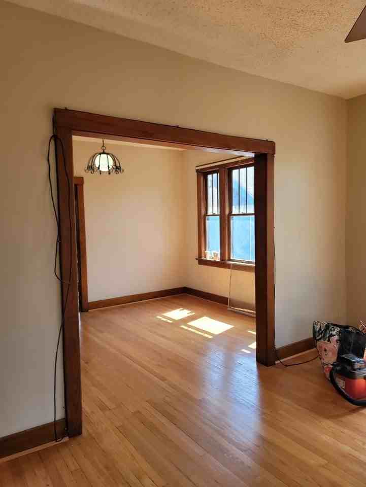 211 Elgin Road S Channing St #2 - Photo 6 of 9