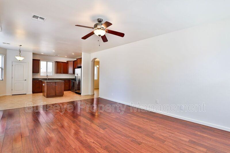 3474 E Liberty Ln - Photo 5 of 29