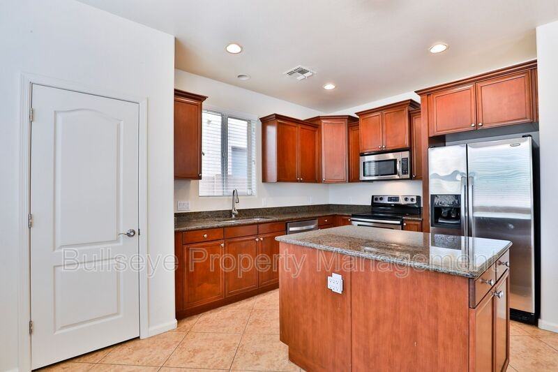 3474 E Liberty Ln - Photo 6 of 29