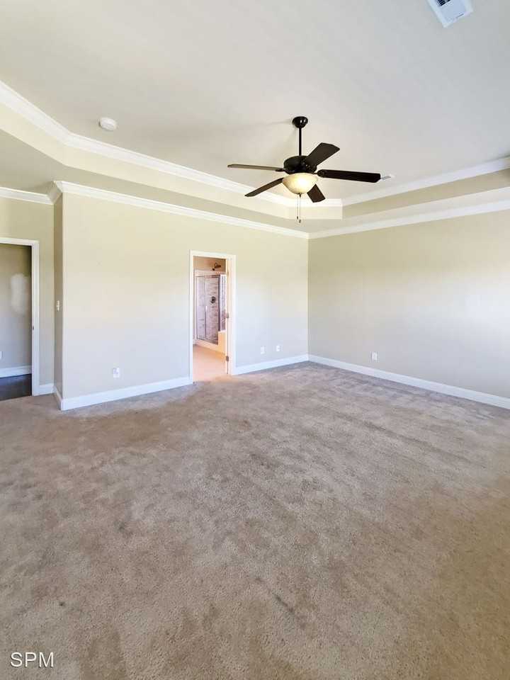 204 Pebble Creek Dr Sw - Photo 3 of 28
