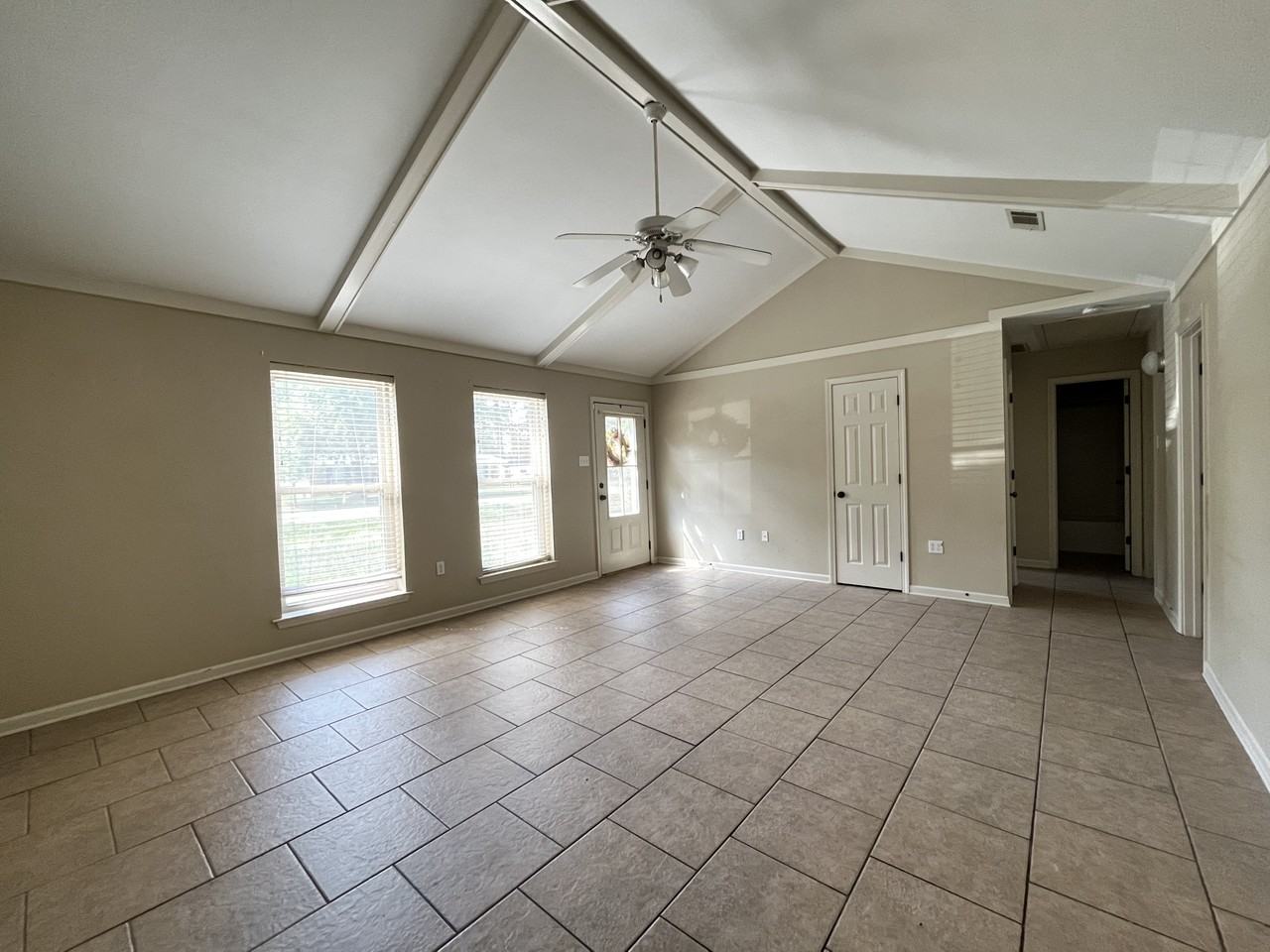 11226 Harvest Dr - Photo 3 of 7