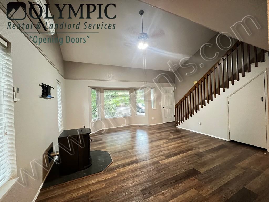 7611 Thrush Dr Se - Photo 2 of 36