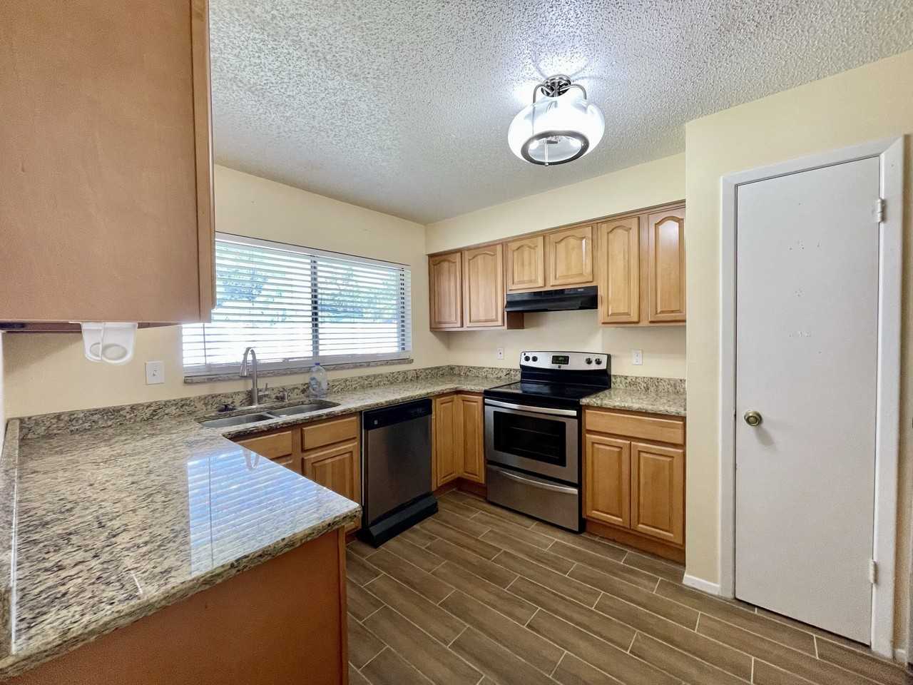 5405 Mountain Farm Ct - Photo 3 of 21