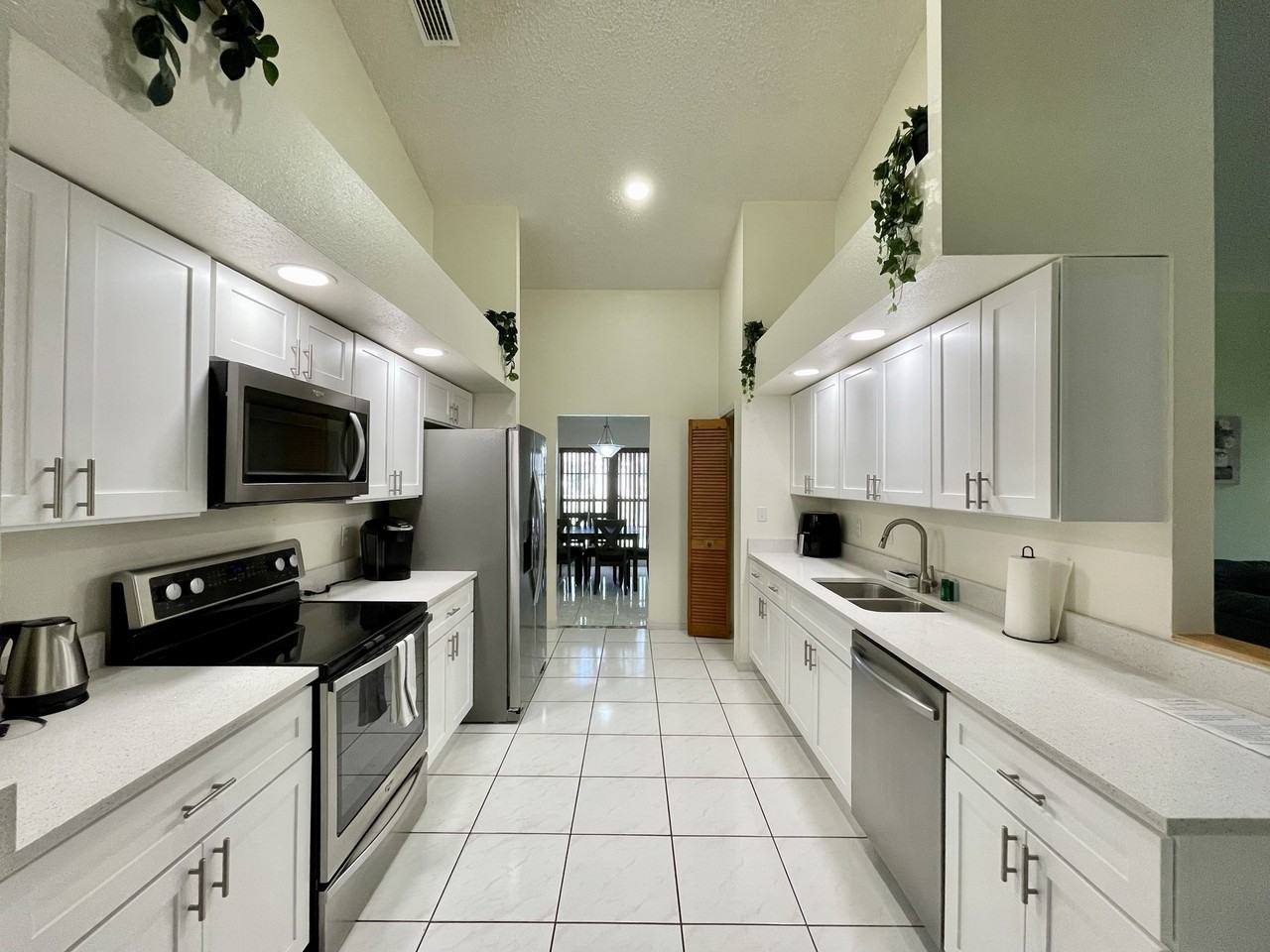 4710 Cresson Ct - Photo 4 of 35