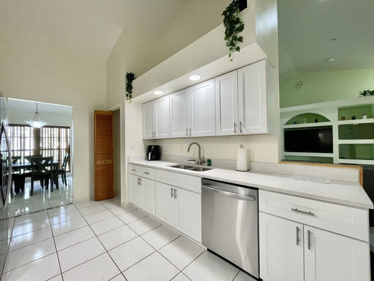 4710 Cresson Ct - Photo 7 of 35