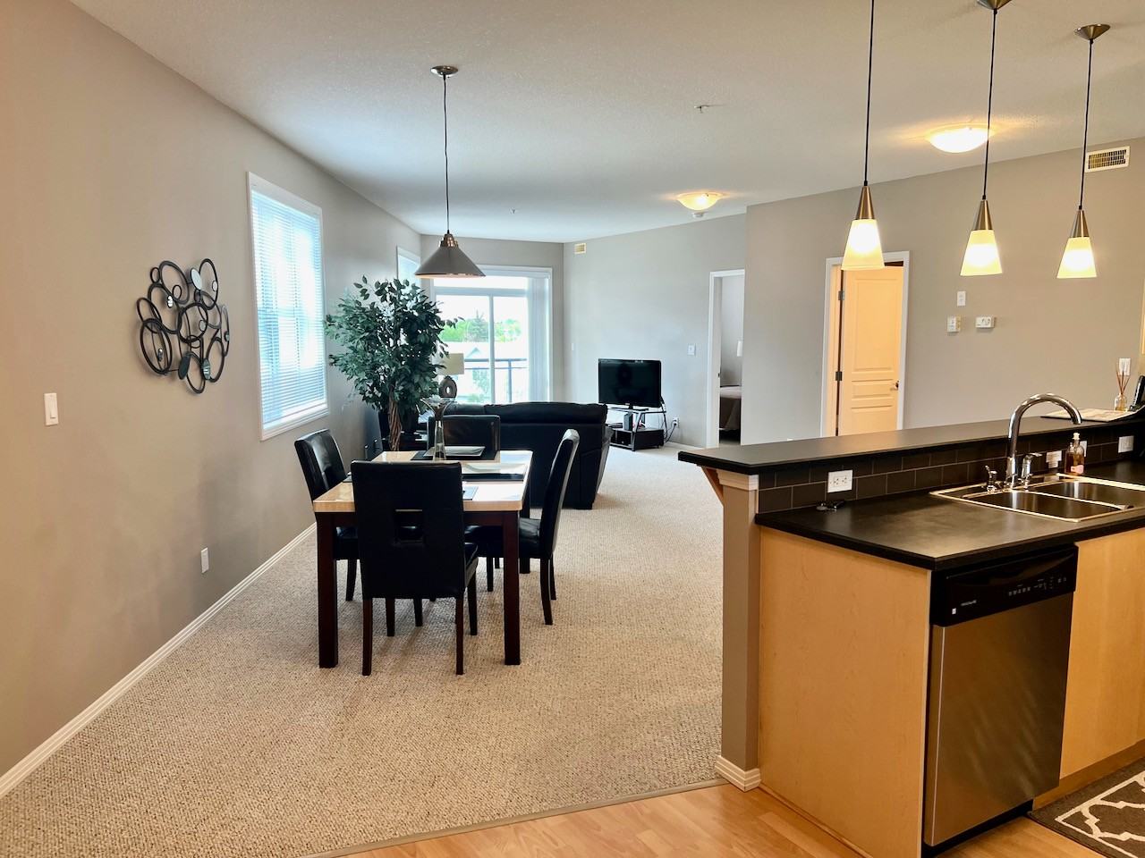 400-9940 Sherridon Drive - Photo 3 of 21