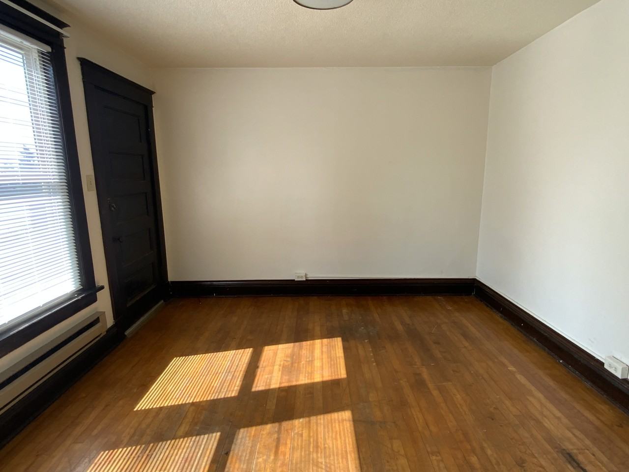 910 N 22Nd Ave W - Photo 3 of 15