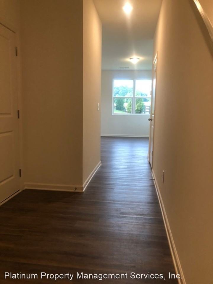 202 Grand Central Way - Photo 3 of 27