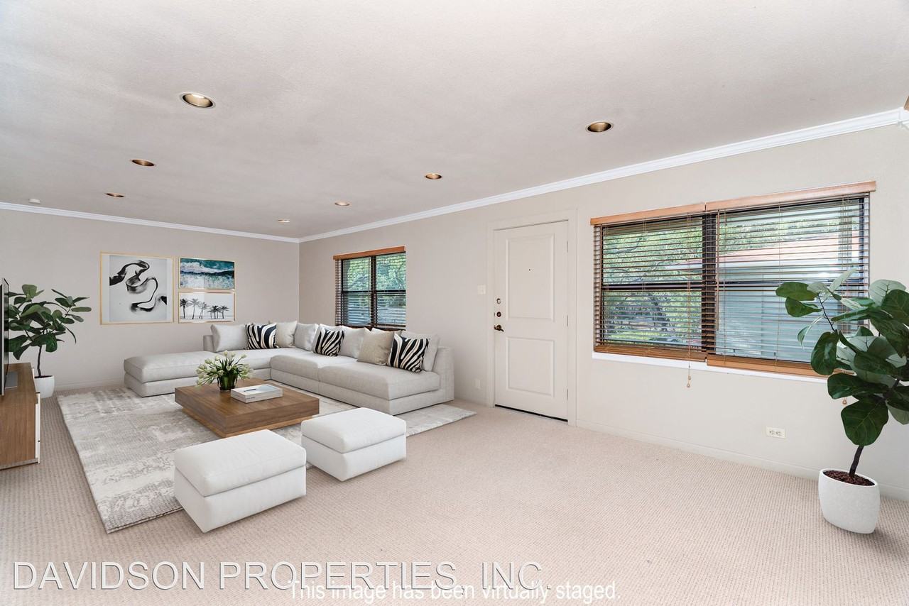 1807 La Sombra Dr Apartments in Oak Park Northwood, San Antonio, TX