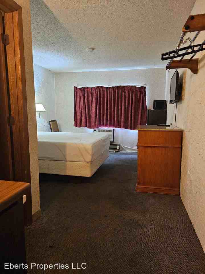 Sioux Falls Inn - Photo 2 of 6