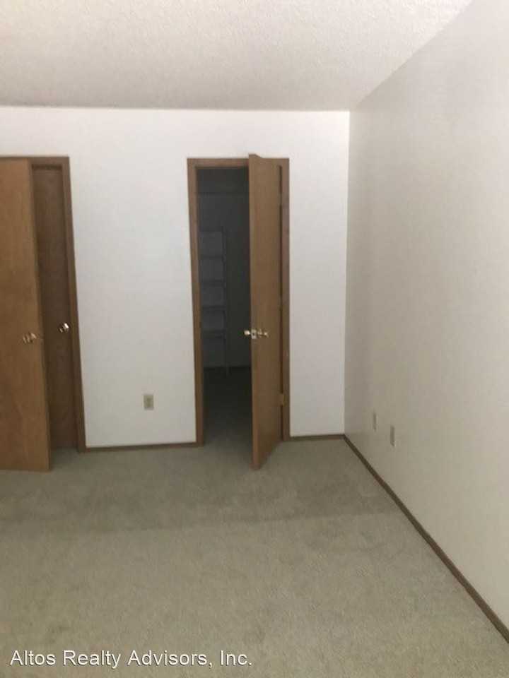 1035 S Elkhart Way - Photo 2 of 12