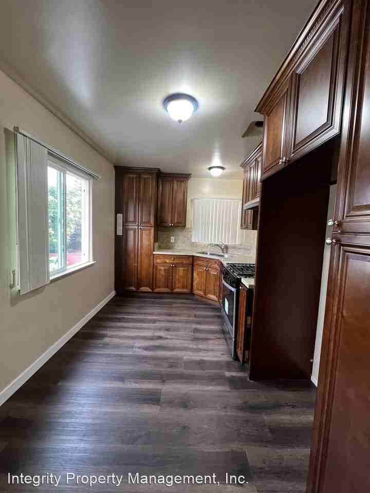 1422-1428 Dixon Street - Photo 2 of 10