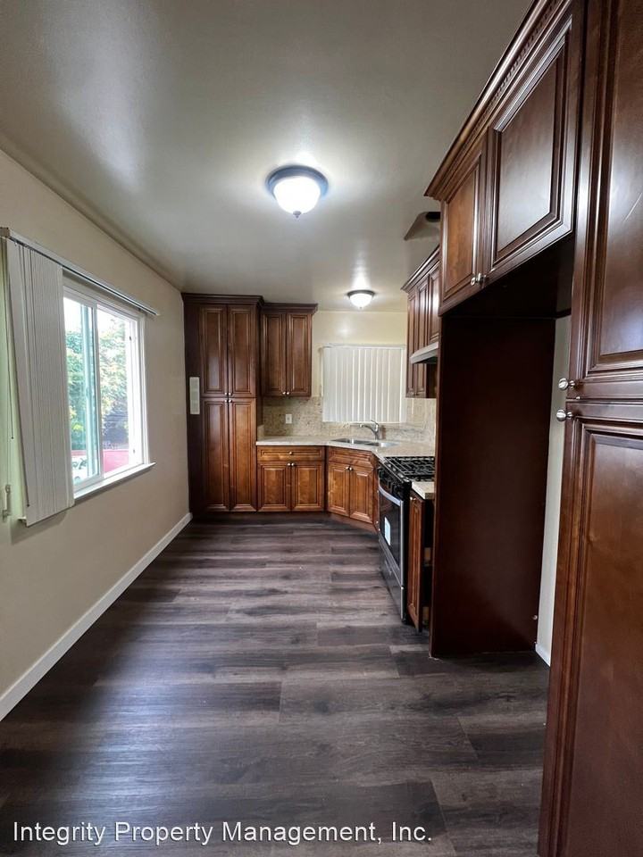 1422-1428 Dixon Street - Photo 3 of 10