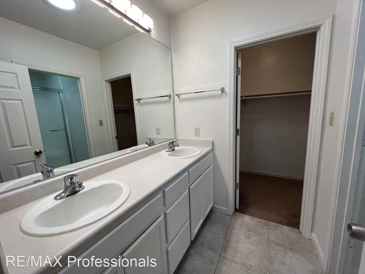 1715 Polo Park Dr - Photo 3 of 35