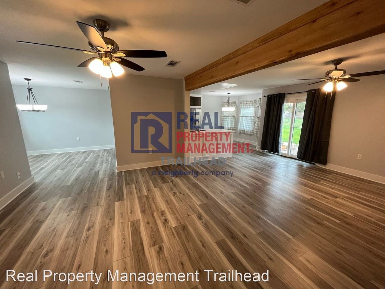 1005 College Ave - Photo 3 of 24