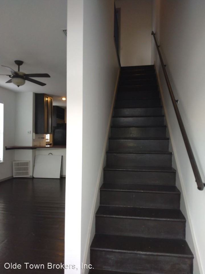 898 E Washington St #B - Photo 3 of 17