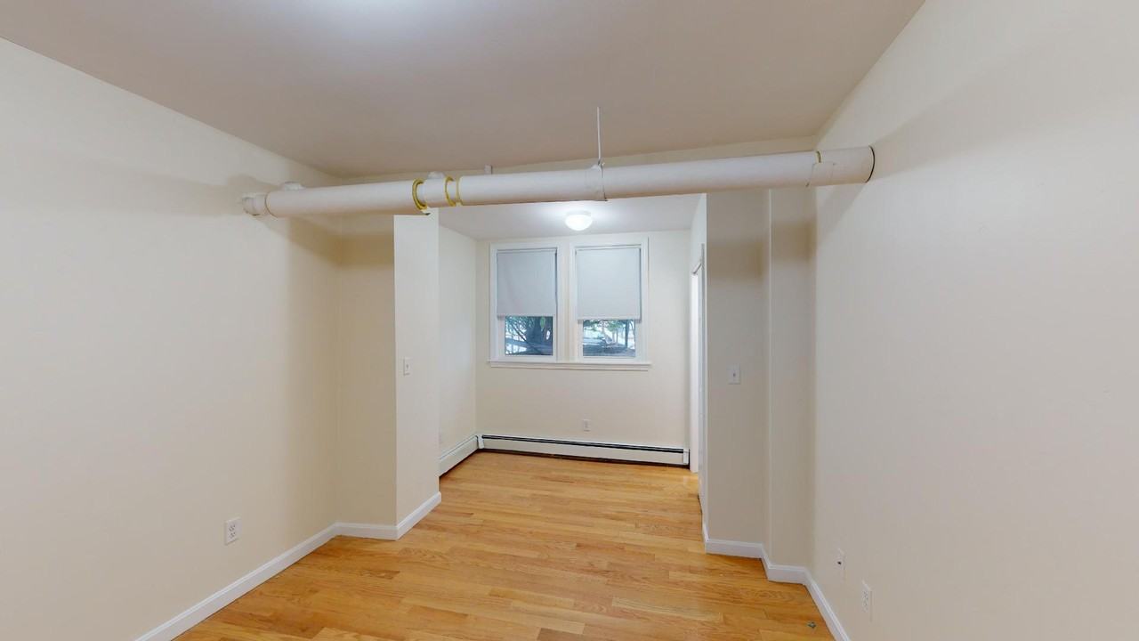 1640 Commonwealth Ave - Photo 4 of 14