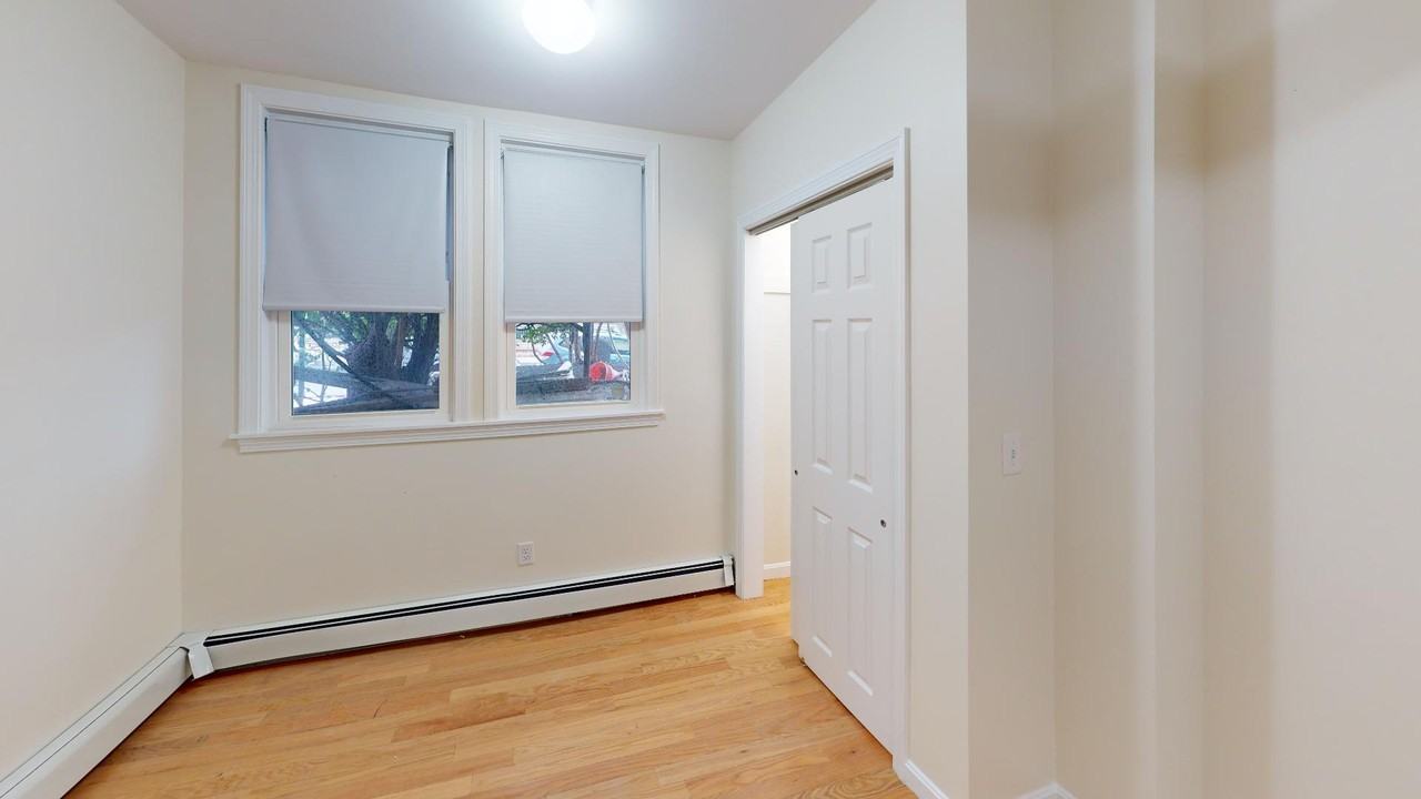 1640 Commonwealth Ave - Photo 5 of 14