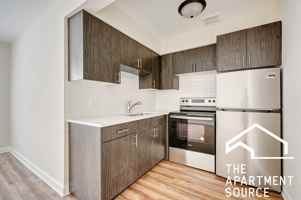 featured image of 5841 N Winthrop Ave #406