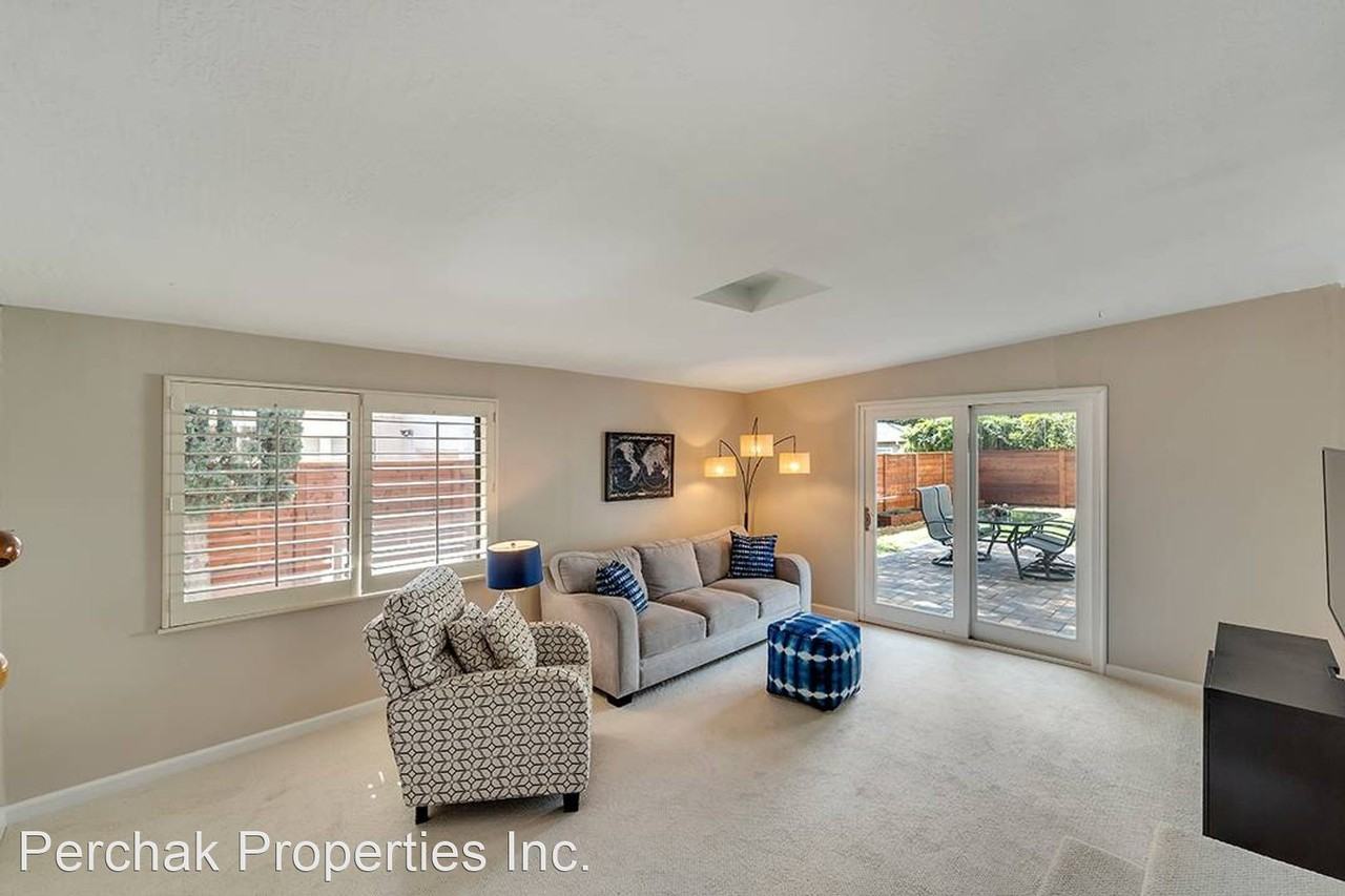 3339 Dyer Dr - Photo 3 of 20