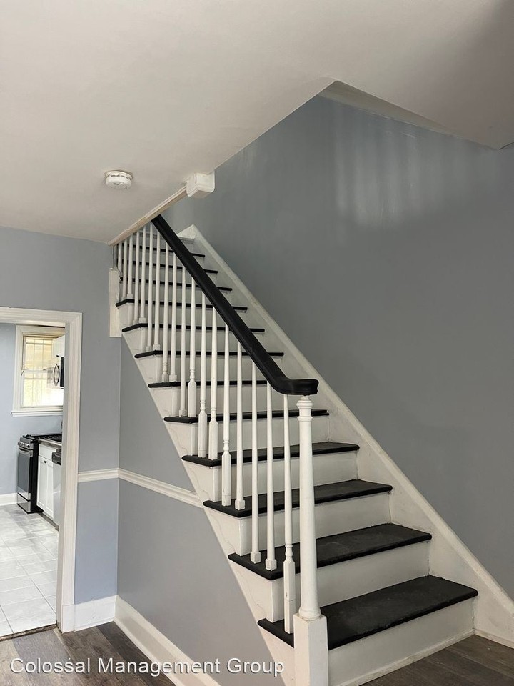 306 N Monastery Ave - Photo 2 of 7