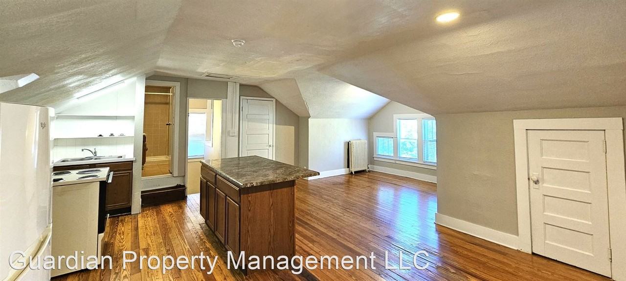 3325 E Victor Pl - Photo 3 of 10