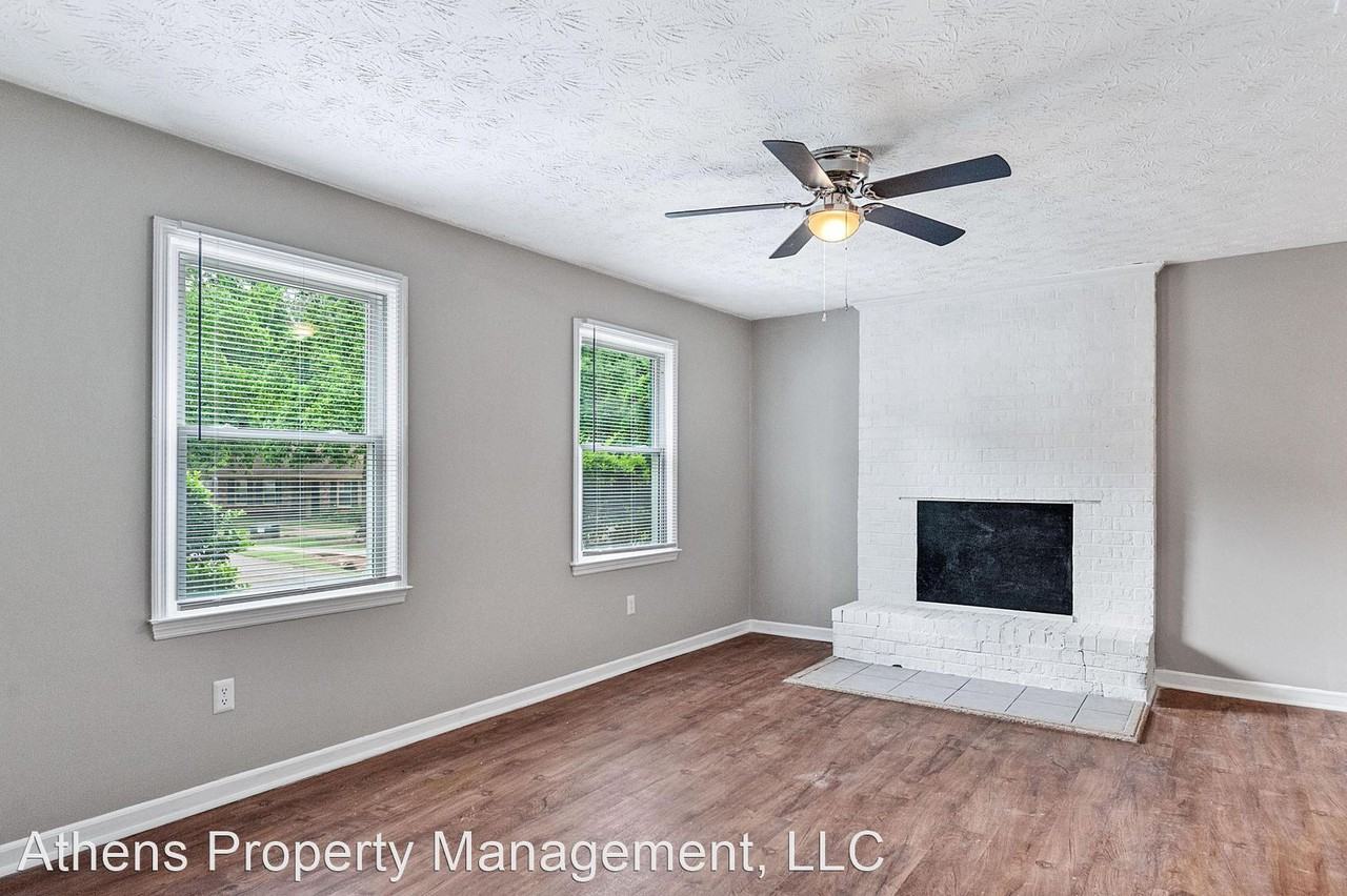 335 Jockey Club Dr - Photo 3 of 16