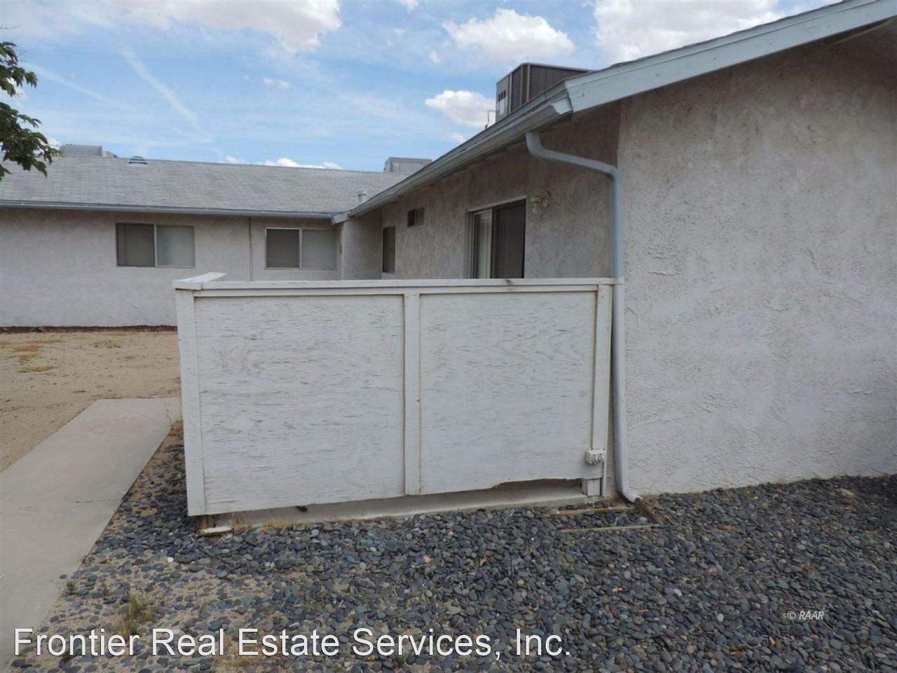 602 Commercial Ave - Photo 2 of 7