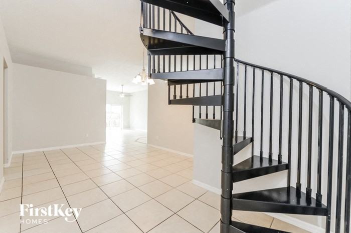 5728 Rywood Dr - Photo 3 of 15