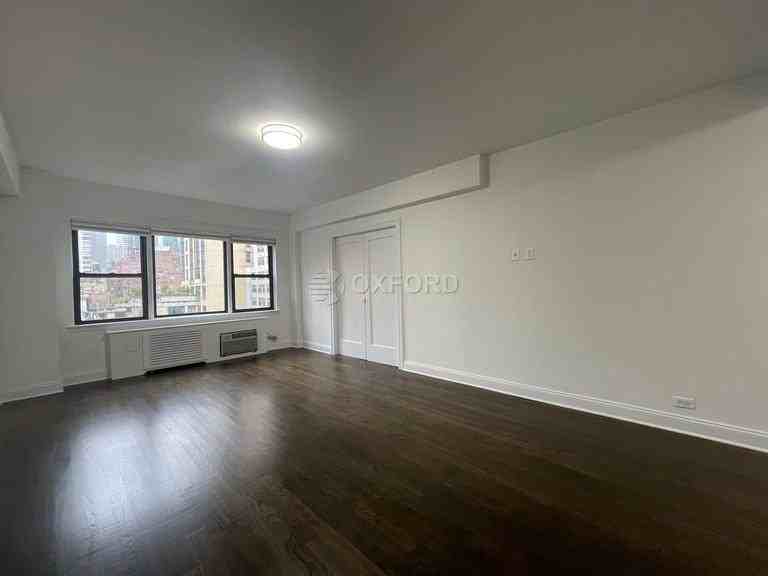 Beekman Pl #10G - Photo 2 of 6