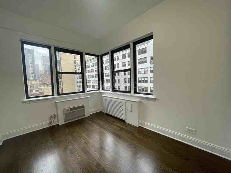 Beekman Pl #10G - Photo 3 of 6