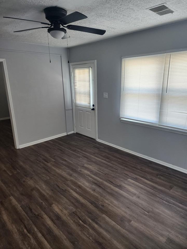 2027 Covert Ave #1 - Photo 4 of 20