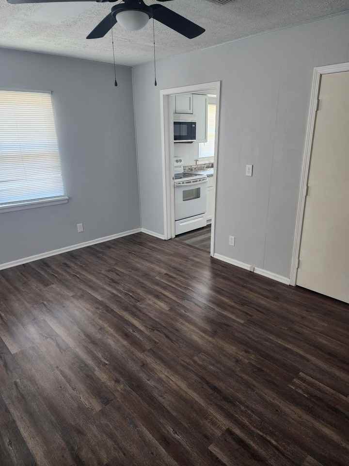 2027 Covert Ave #1 - Photo 5 of 20