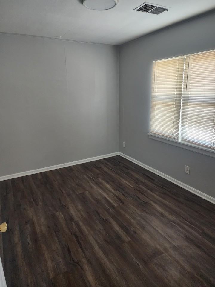 2027 Covert Ave #1 - Photo 6 of 20