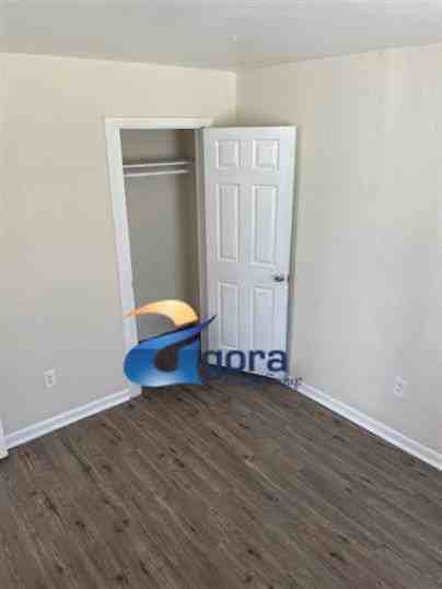 123 Kelly Ave - Photo 3 of 9