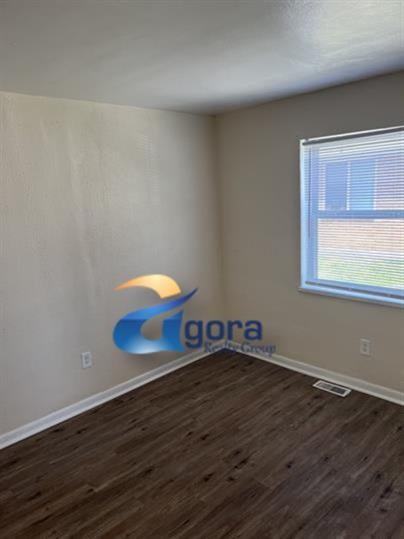 123 Kelly Ave - Photo 2 of 9