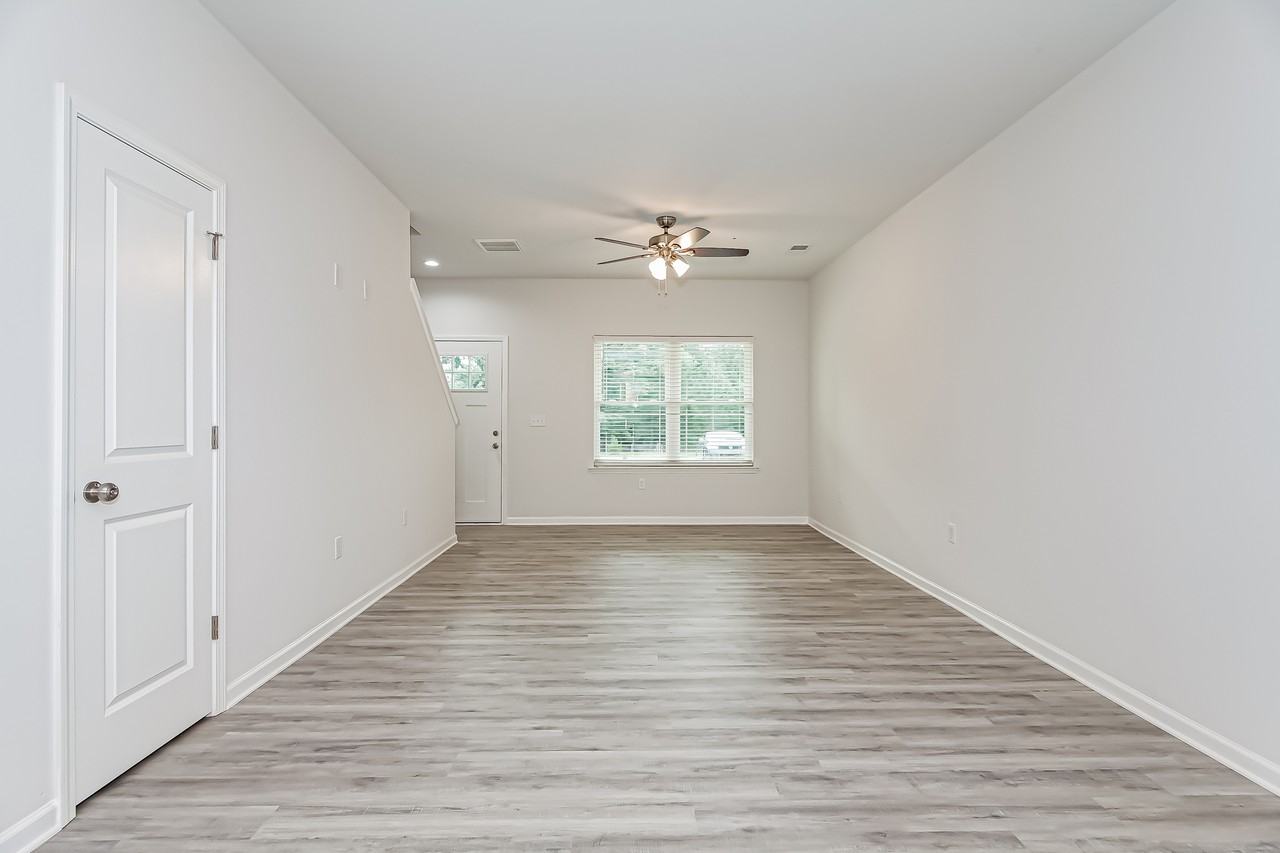 1119 Rhyne Rd - Photo 3 of 15