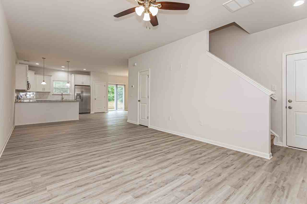1119 Rhyne Rd - Photo 5 of 15