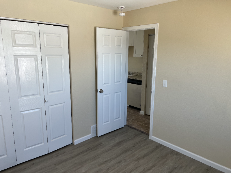 810 Yucca Dr #810-3 - Photo 3 of 9