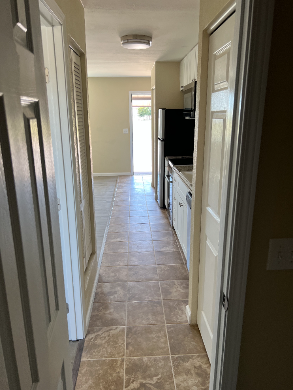 810 Yucca Dr #810-3 - Photo 5 of 9