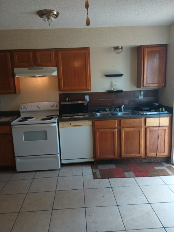 6833 E Coronet Ct #2 - Photo 2 of 6