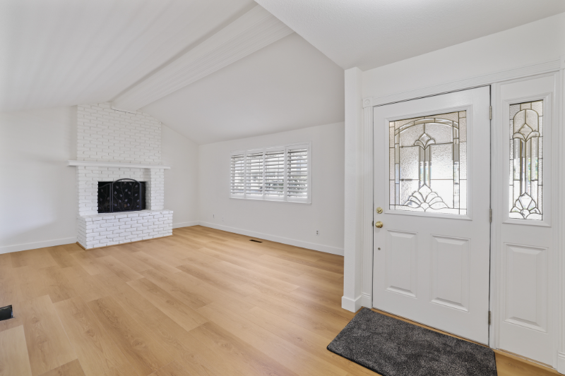 2121 Madison St - Photo 3 of 13