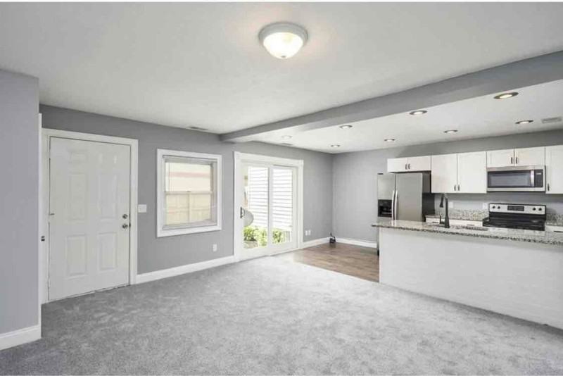 3994 Royal Liverpool #E - Photo 3 of 8
