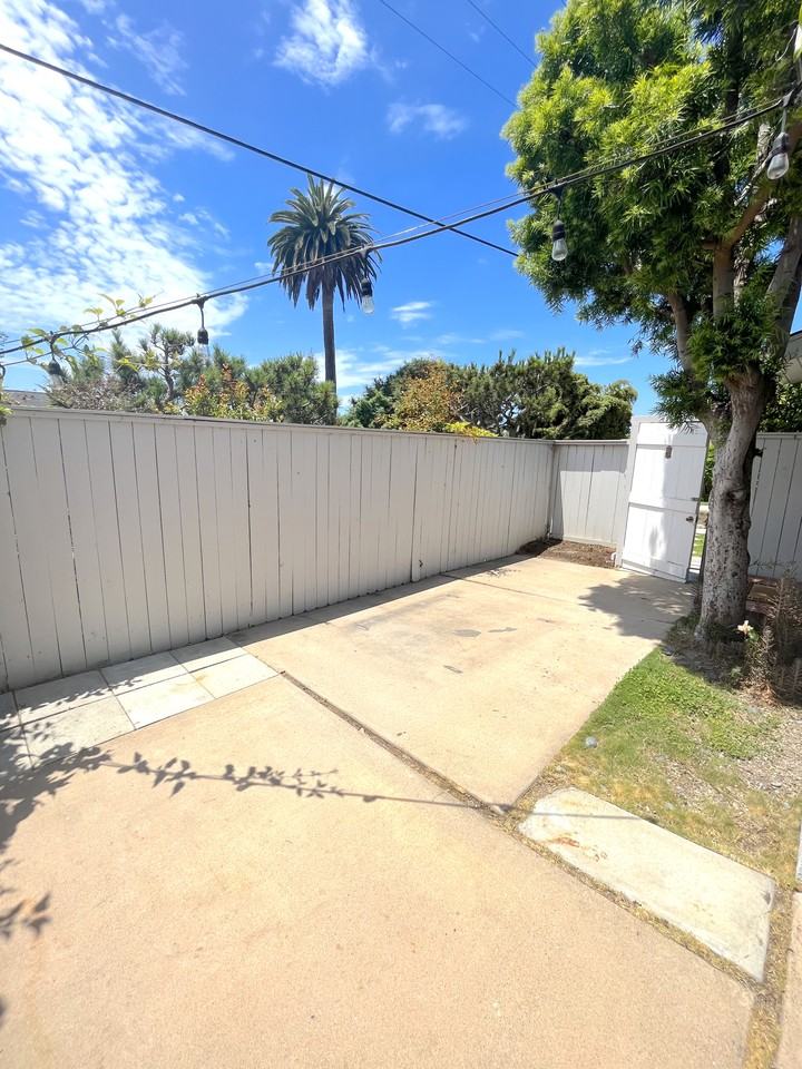 666 Glenneyre Street - Photo 2 of 19